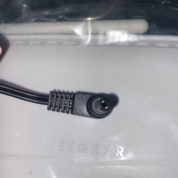 NETGEAR 108 Mbps Wireless Firewall Router WGT624 v3 - Picture 7 of 7